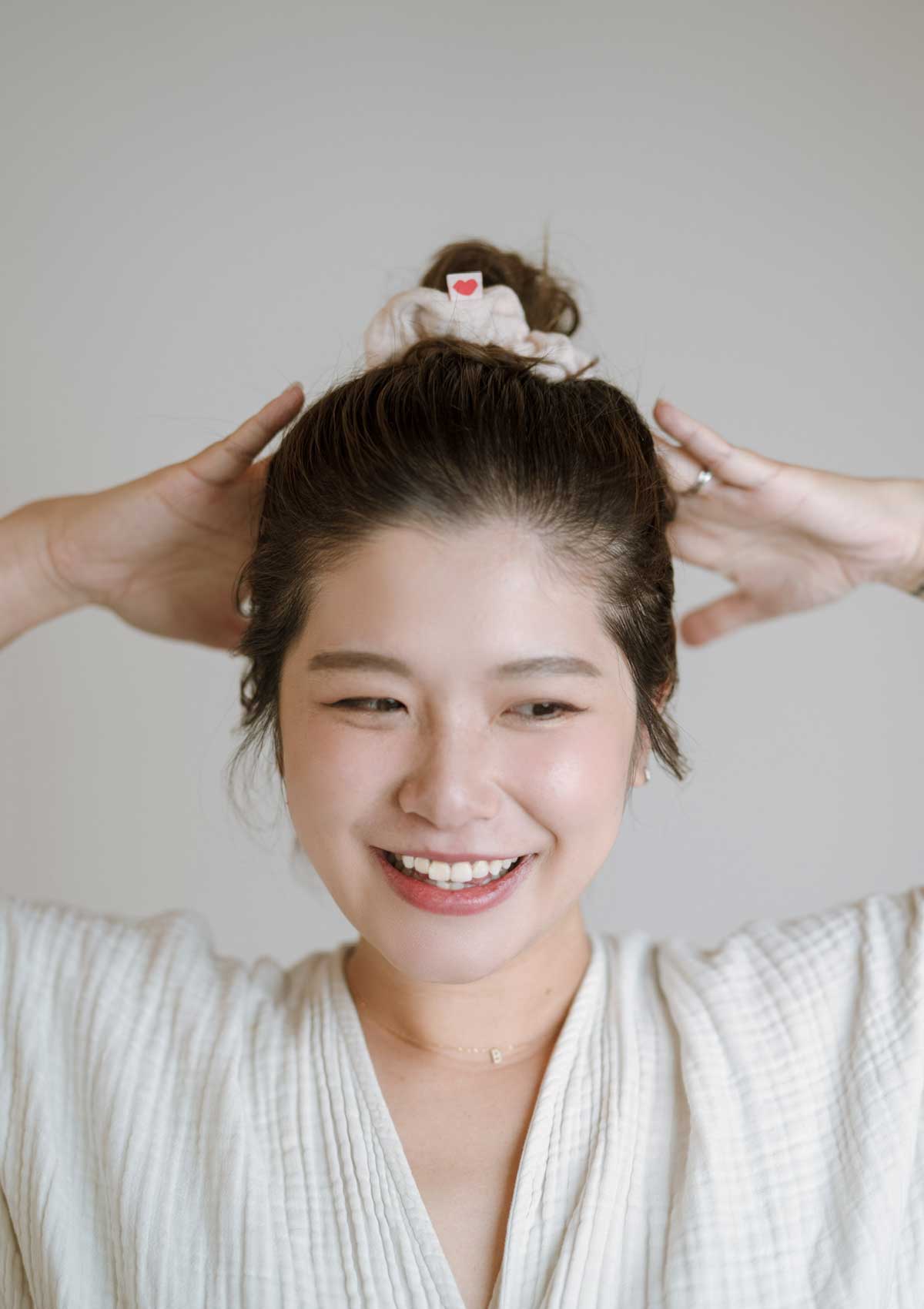 NOOSHI SCRUNCHIE Powder