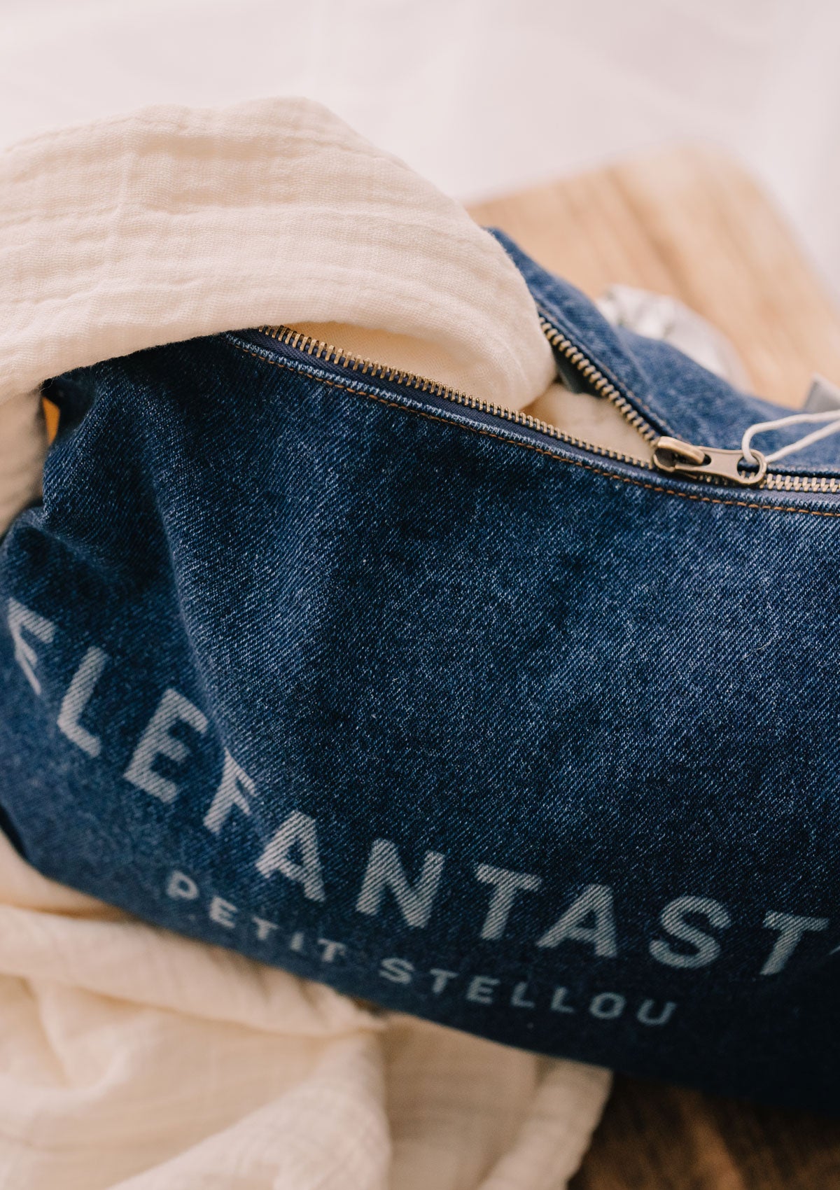 Jeans Pouch mit Schriftzug Elefantastic