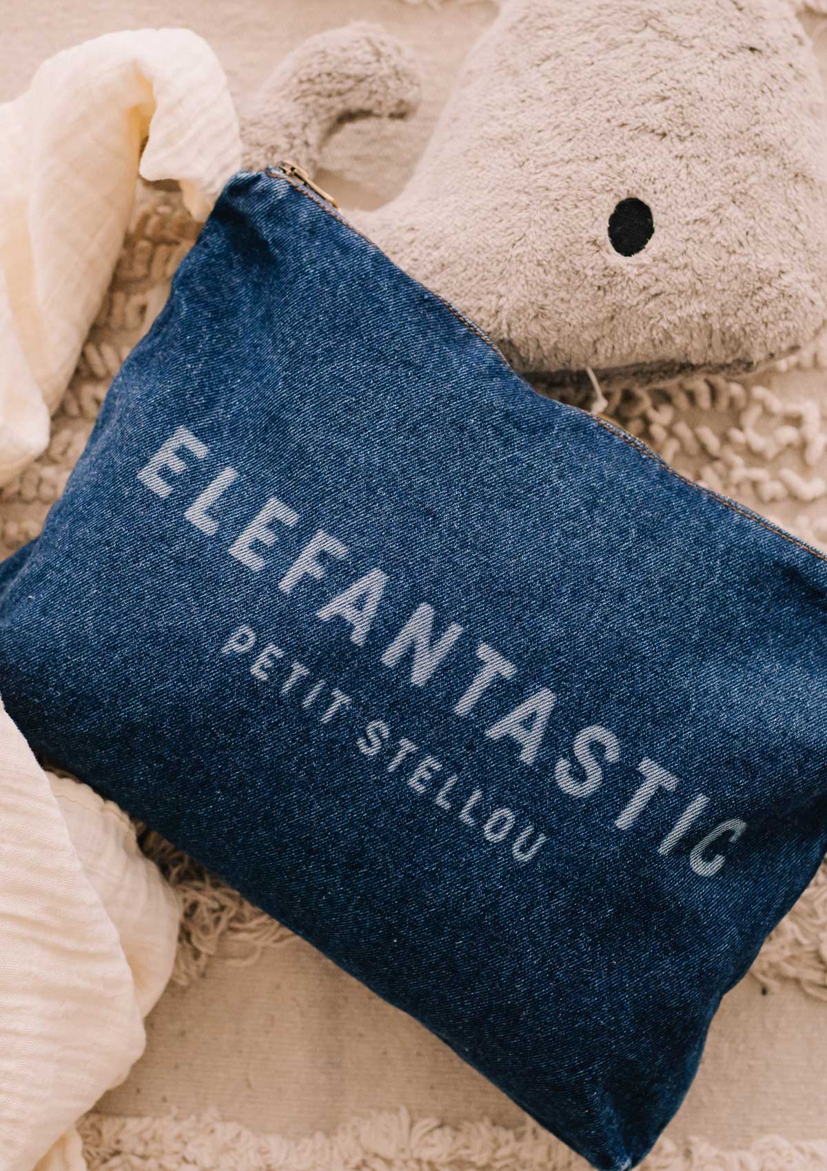 Jeans Pouch mit Schriftzug Elefantastic